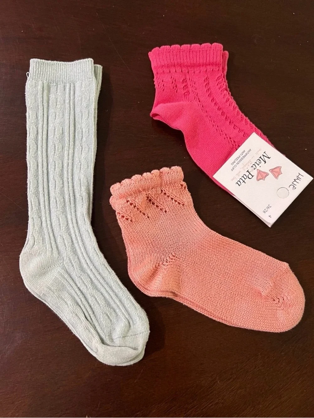 Bundle of socks girls sz 3-5 fits shoes sz 24-28